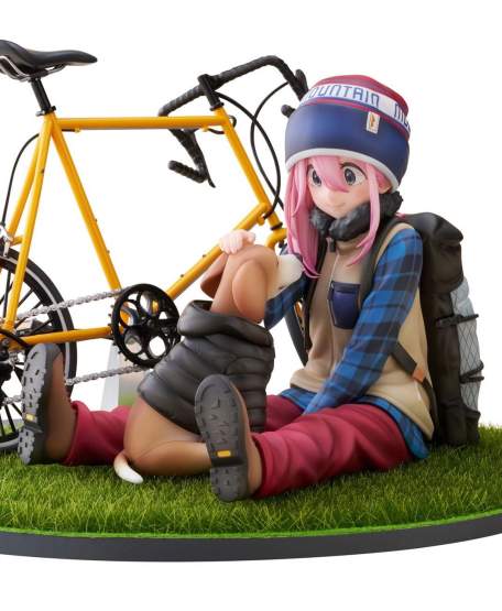 Nadeshiko Kagamihara (Laid-Back Camp) F:NEX PVC-Statue 1/7 13cm FuRyu 