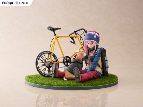 Nadeshiko Kagamihara (Laid-Back Camp) F:NEX PVC-Statue 1/7 13cm FuRyu 