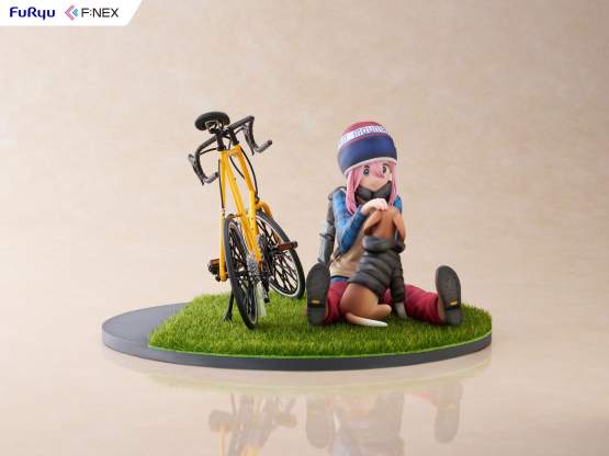 Nadeshiko Kagamihara (Laid-Back Camp) F:NEX PVC-Statue 1/7 13cm FuRyu 