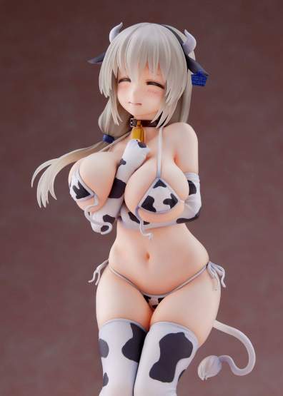 Tsuki Uzaki Cow Bikini Version re-run (Uzaki-chan Wants to Hang Out!) PVC-Statue 1/7 22cm Wave 