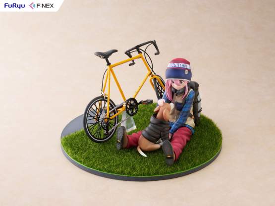 Nadeshiko Kagamihara (Laid-Back Camp) F:NEX PVC-Statue 1/7 13cm FuRyu 