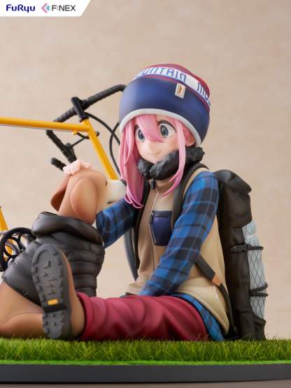 Nadeshiko Kagamihara (Laid-Back Camp) F:NEX PVC-Statue 1/7 13cm FuRyu 