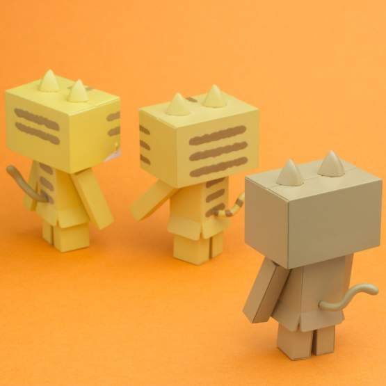 Nyanboard Cat in Danboard Sortiment 10 Stk. (Yotsubato!) Actionfiguren 6cm Sentinel ***SORTIERT**** 