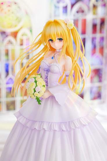 Golden Darkness Wedding Dress Version (To Love-Ru Darkness) PVC-Statue 1/7 23cm Kadokawa 